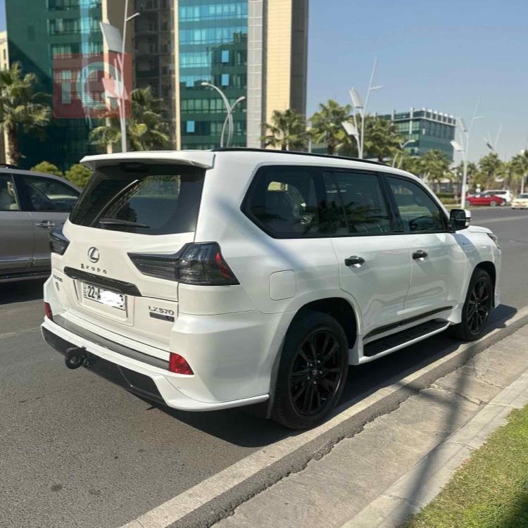 لكزس LX